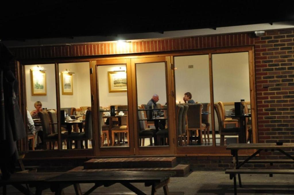 Acorn alojamiento Gatwick Horley Exterior foto