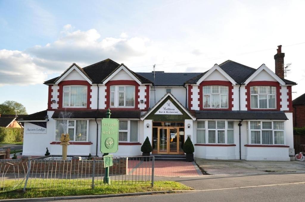 Acorn alojamiento Gatwick Horley Exterior foto